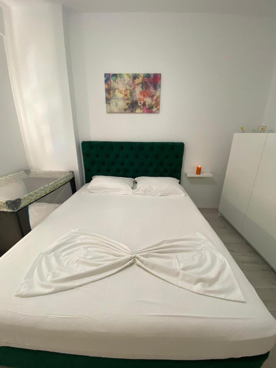 Rock Apartments Sarandë エクステリア 写真