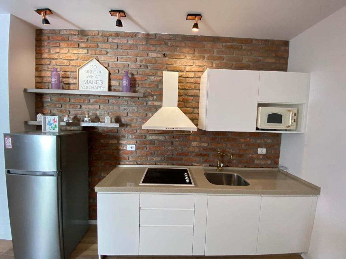 Rock Apartments Sarandë エクステリア 写真