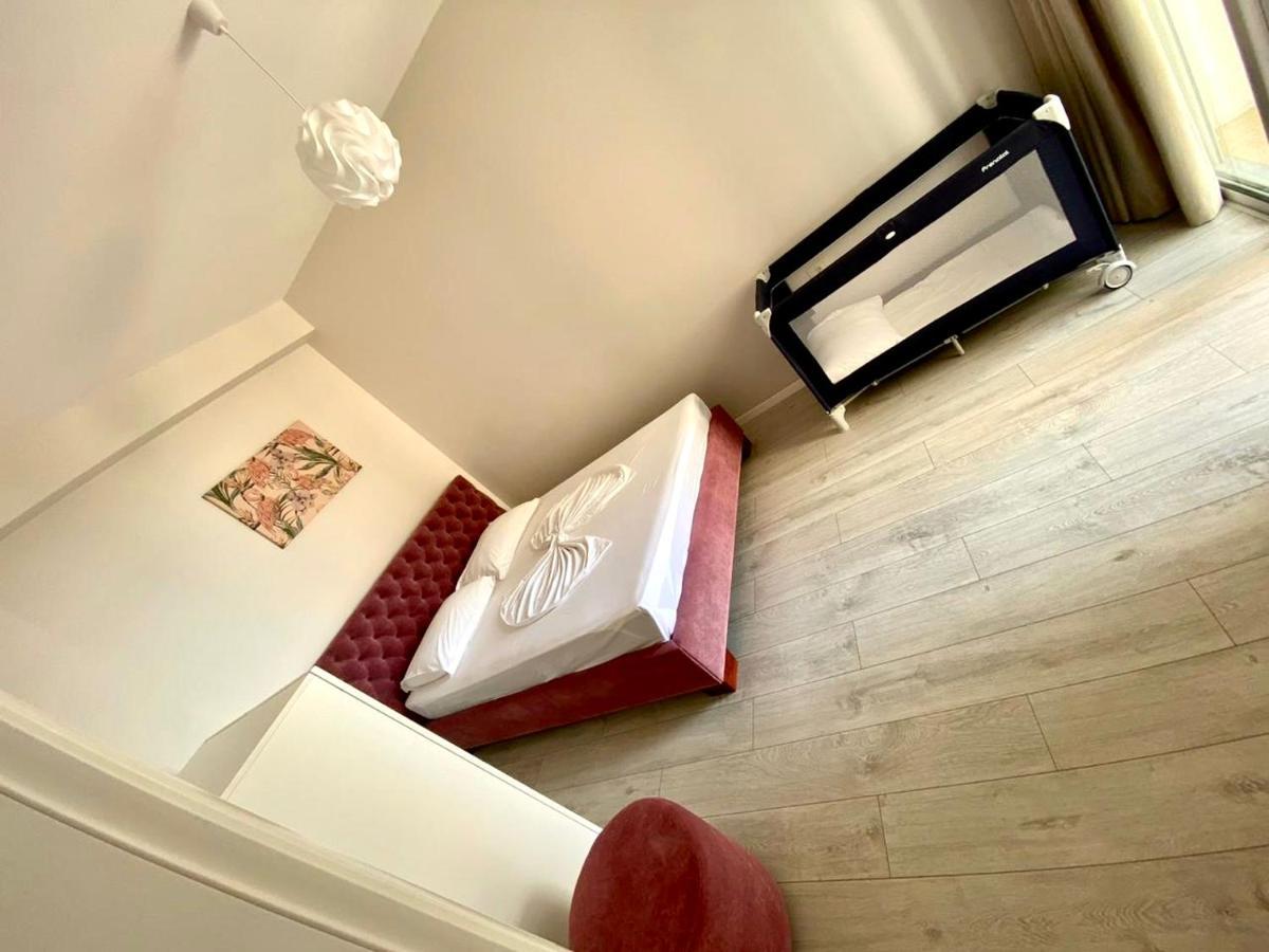 Rock Apartments Sarandë エクステリア 写真