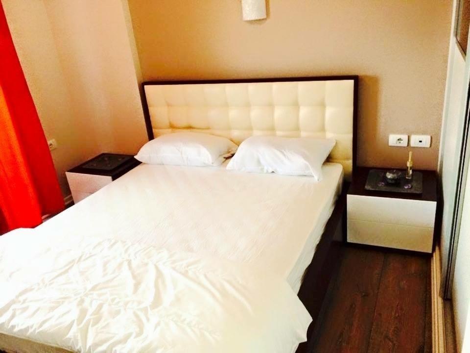 Rock Apartments Sarandë エクステリア 写真
