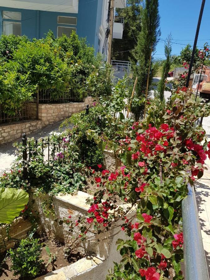 Rock Apartments Sarandë エクステリア 写真
