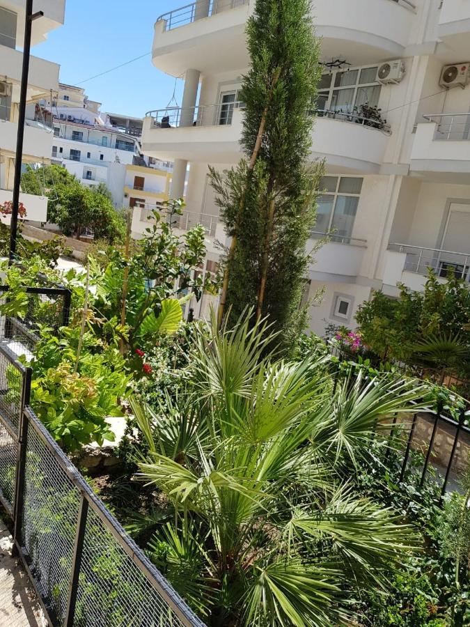 Rock Apartments Sarandë エクステリア 写真