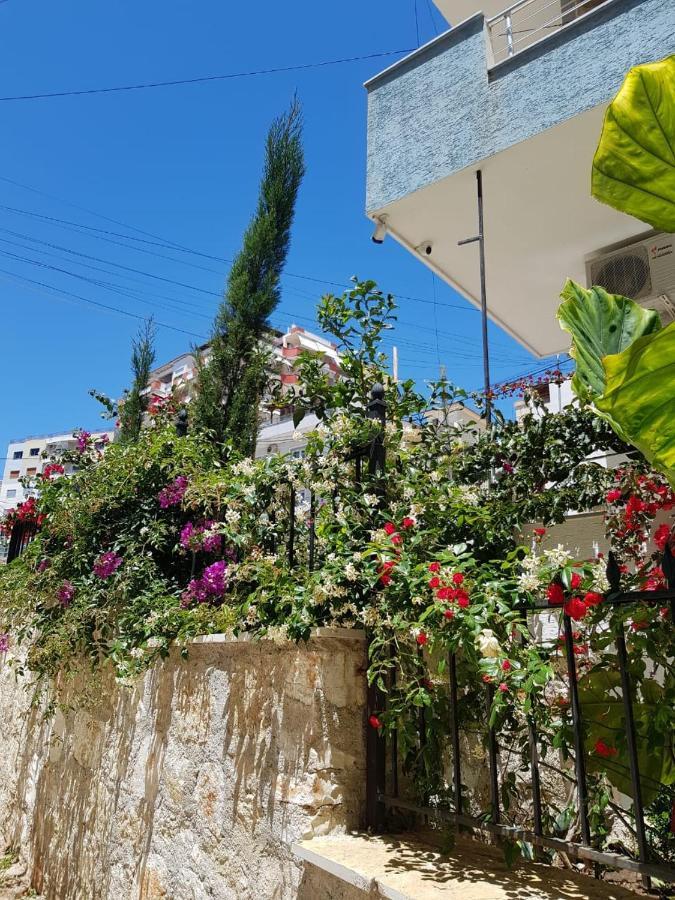 Rock Apartments Sarandë エクステリア 写真