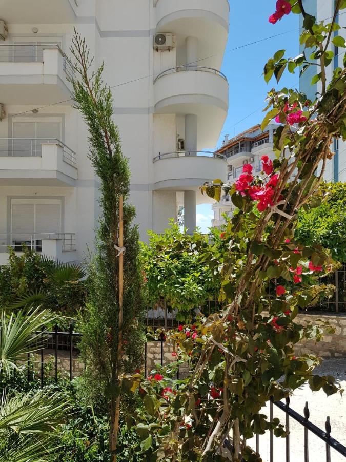 Rock Apartments Sarandë エクステリア 写真