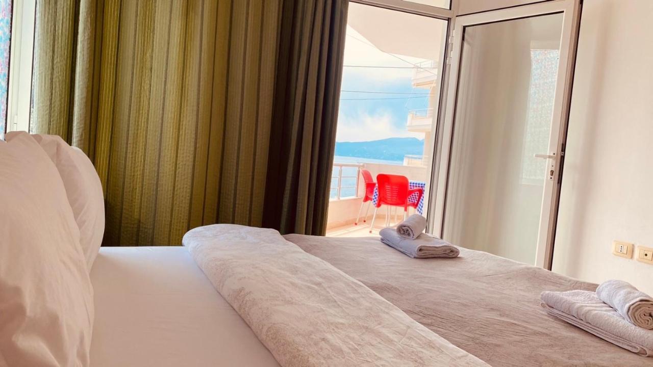 Rock Apartments Sarandë エクステリア 写真