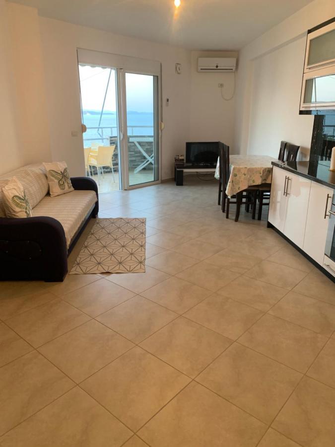 Rock Apartments Sarandë エクステリア 写真