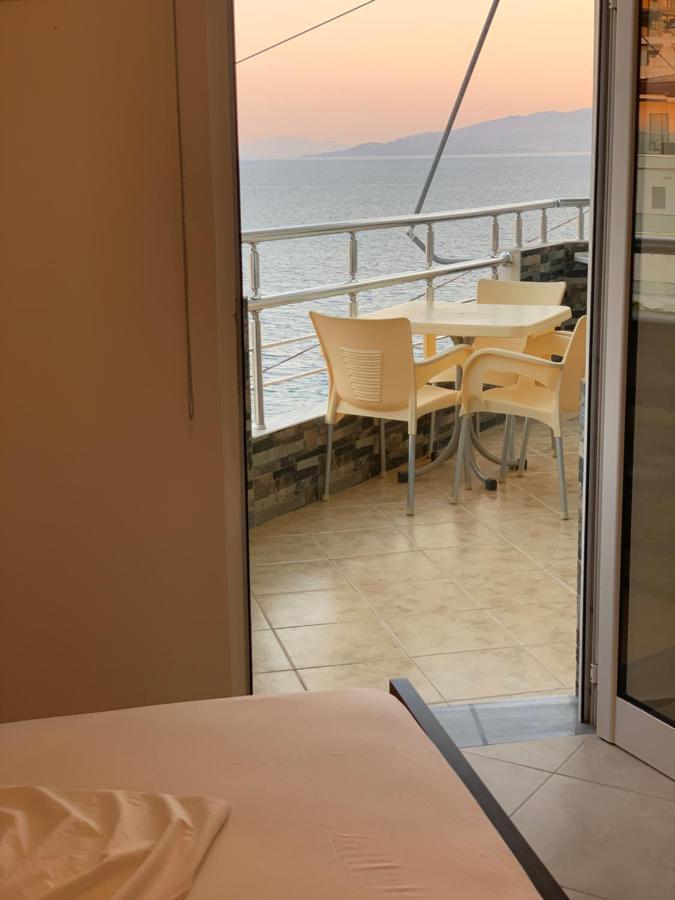 Rock Apartments Sarandë エクステリア 写真