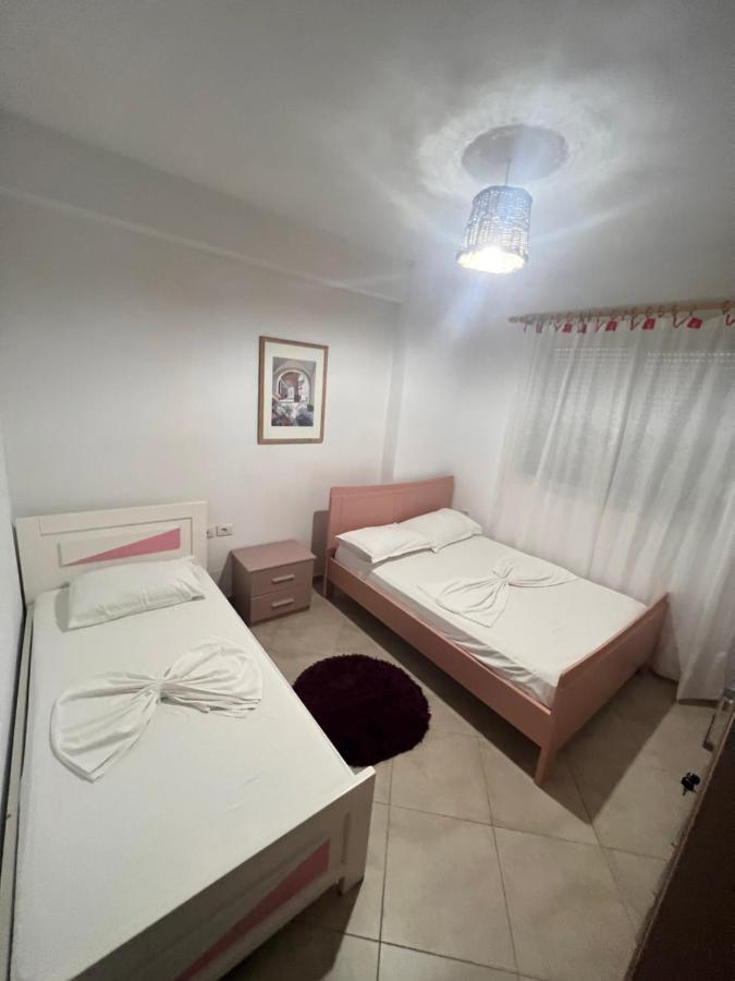 Rock Apartments Sarandë エクステリア 写真