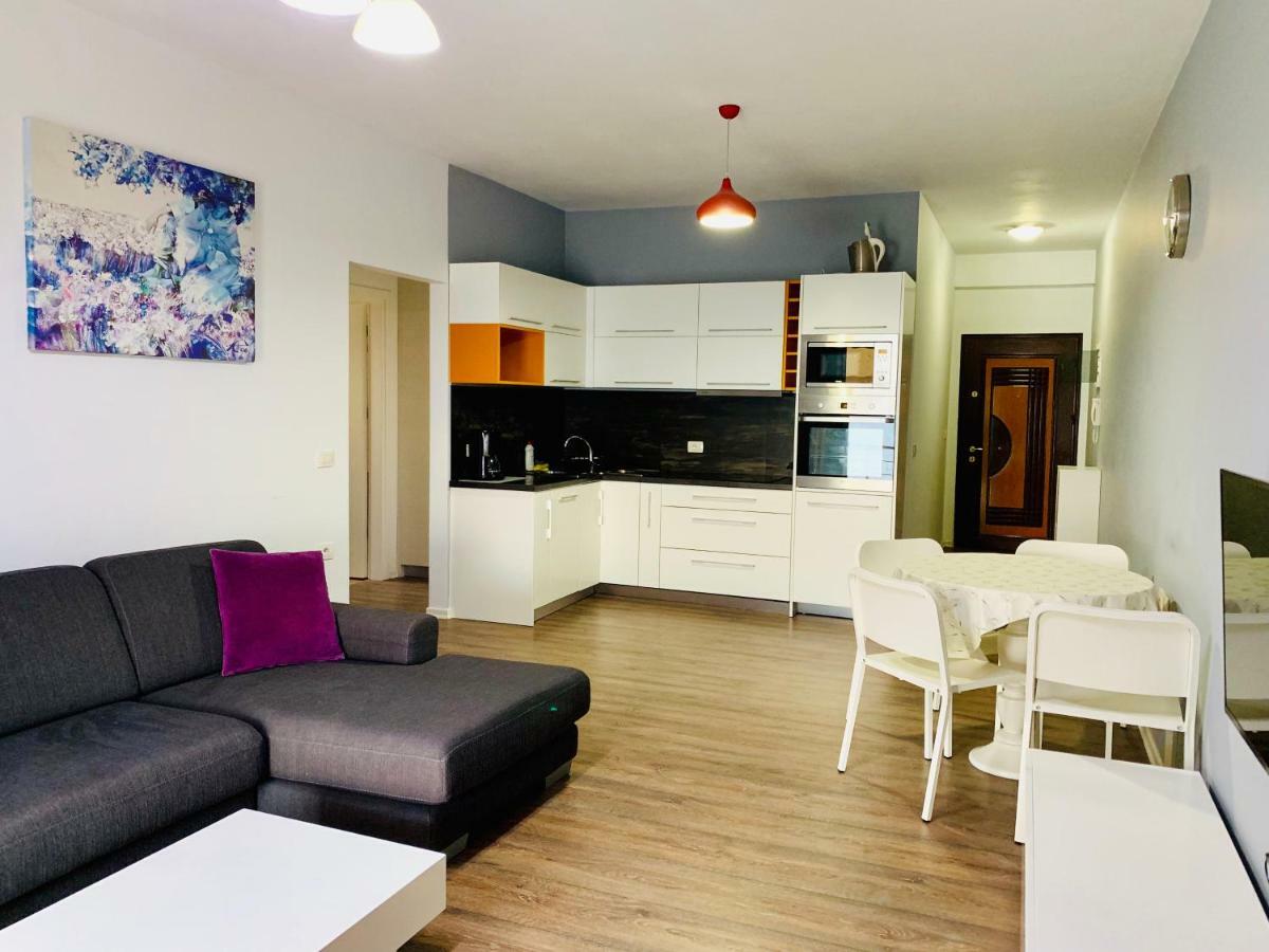 Rock Apartments Sarandë エクステリア 写真