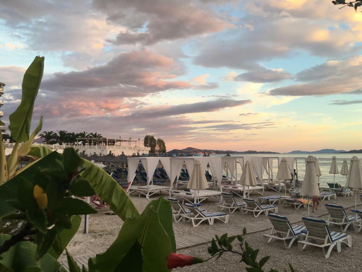 Rock Apartments Sarandë エクステリア 写真