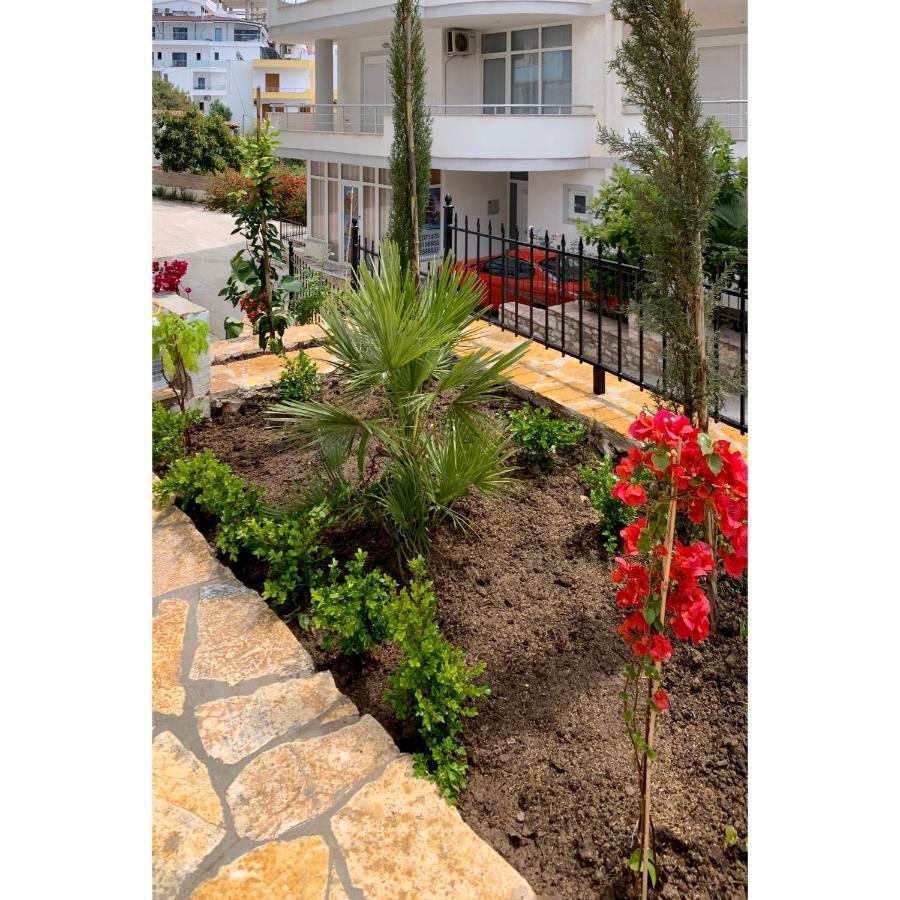 Rock Apartments Sarandë エクステリア 写真